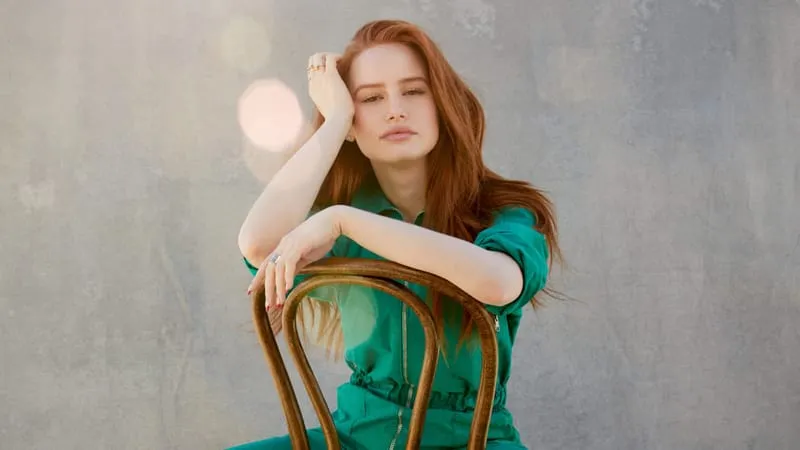 Madelaine Petsch Theme Preview Image