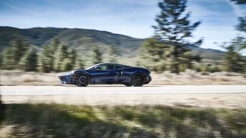 McLaren GT Theme Preview Image