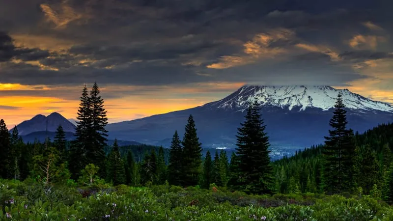 Mountains Theme Preview Image
