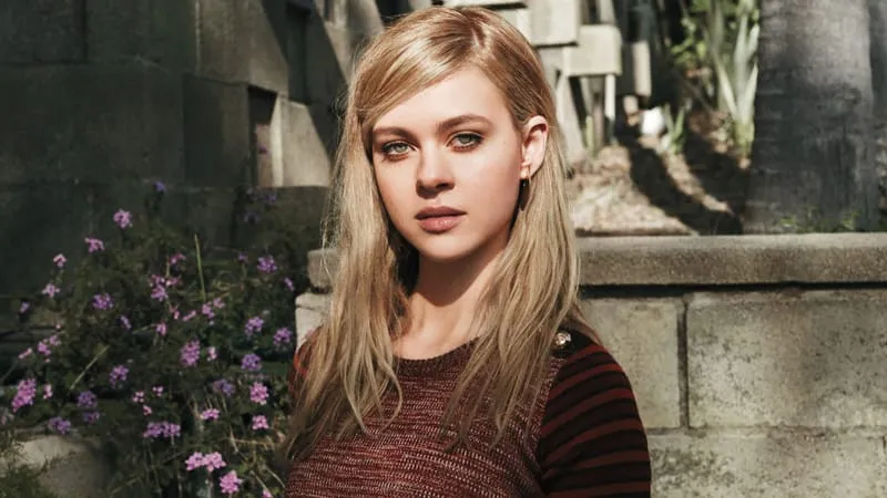 Nicola Peltz Theme Preview Image