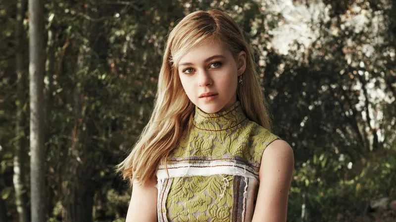 Nicola Peltz Theme Preview Image