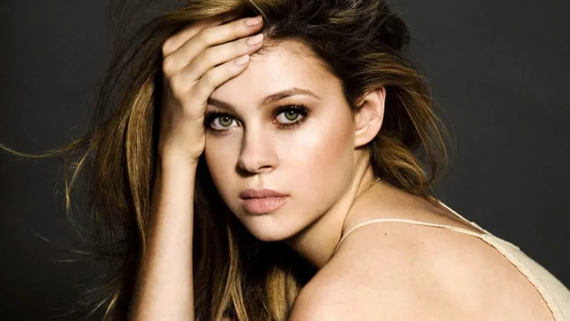 Nicola Peltz Theme Preview Image