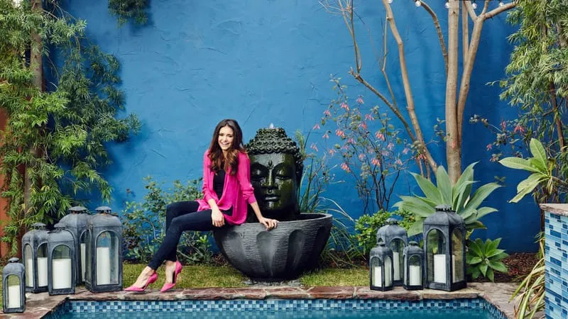 Nina Dobrev Theme Preview Image