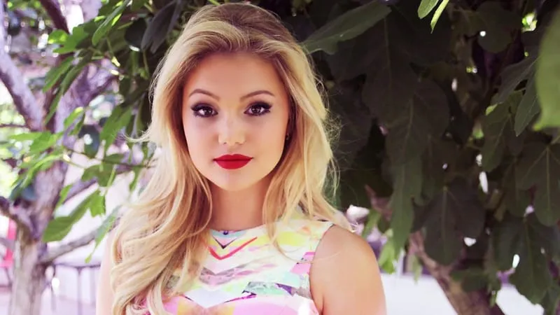 Olivia Holt Theme Preview Image
