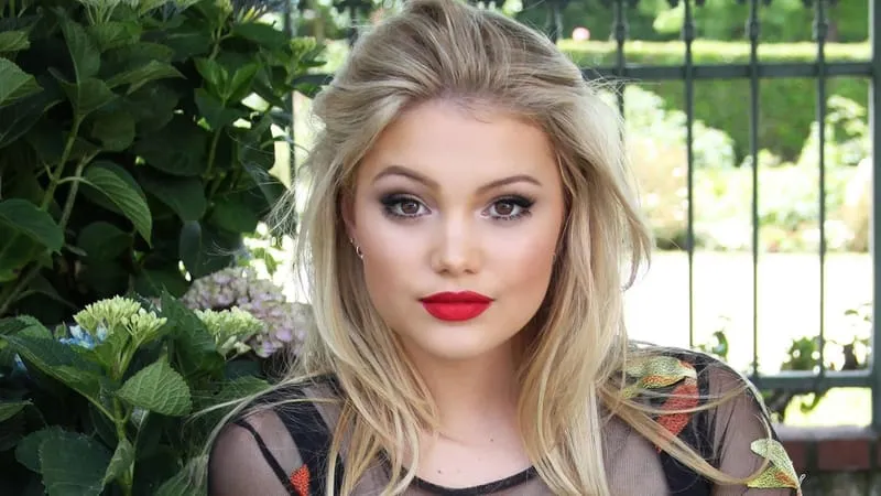 Olivia Holt Theme Preview Image