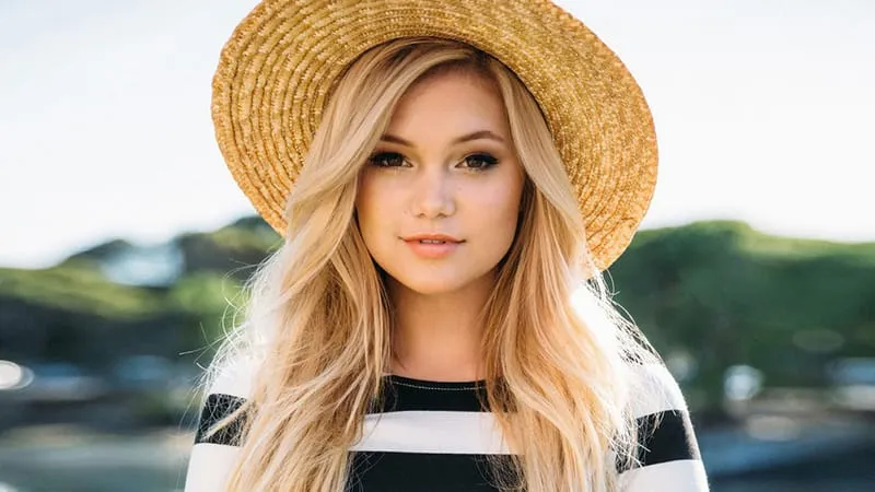 Olivia Holt Theme Preview Image