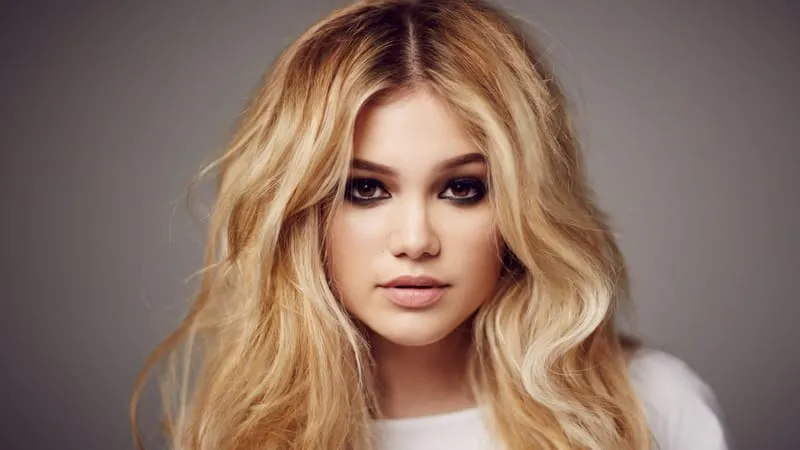 Olivia Holt Theme Preview Image