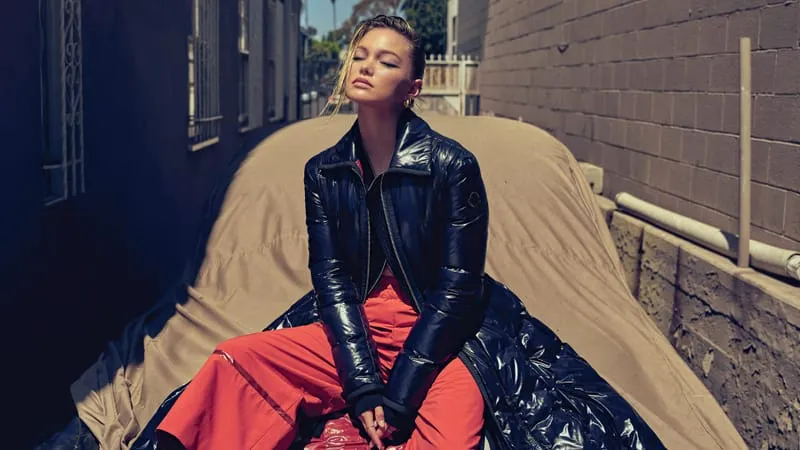 Olivia Holt Theme Preview Image