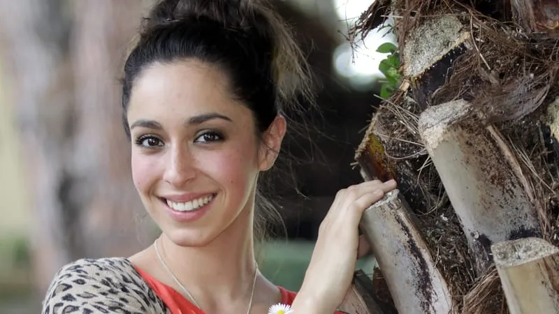 Oona Chaplin Theme Preview Image