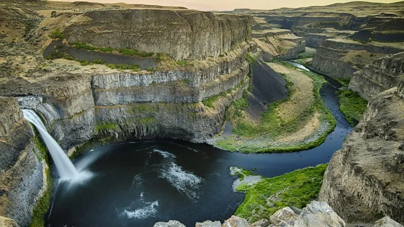 Palouse Falls Waterfall Theme Preview Image