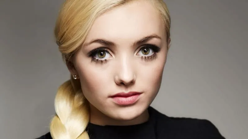 Peyton List Theme Preview Image