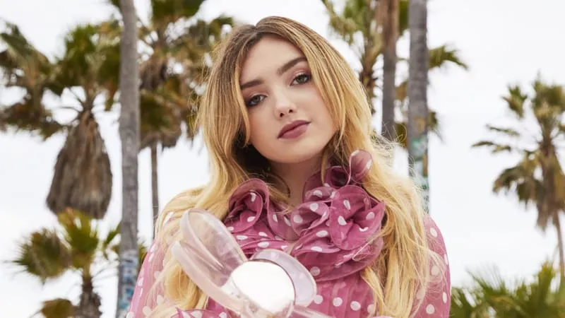 Peyton List Theme Preview Image