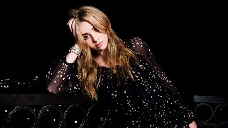 Peyton List Theme Preview Image