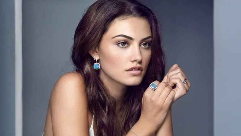 Phoebe Tonkin Theme Preview Image