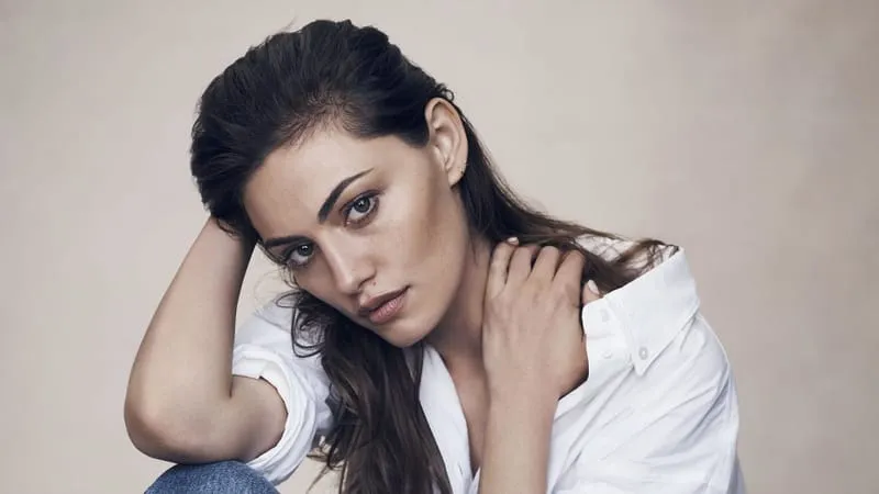 Phoebe Tonkin Theme Preview Image