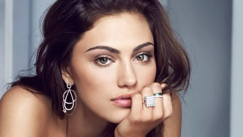 Phoebe Tonkin Theme Preview Image