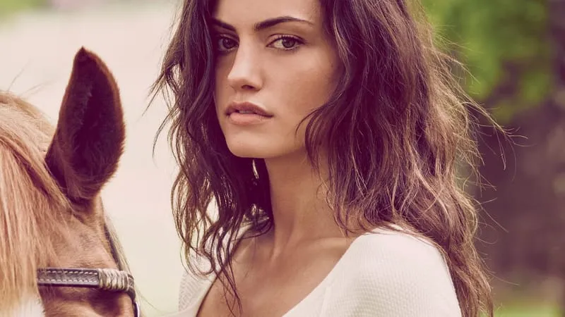 Phoebe Tonkin Theme Preview Image