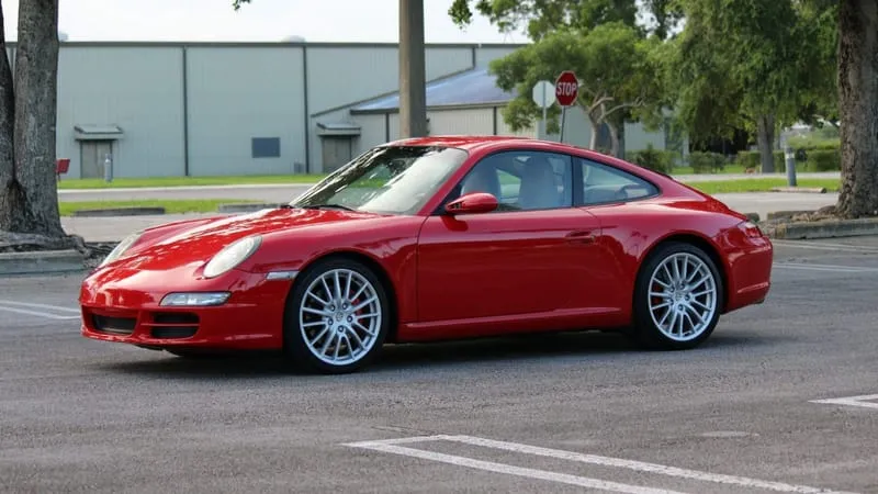 Porsche 911 Carrera S Theme Preview Image
