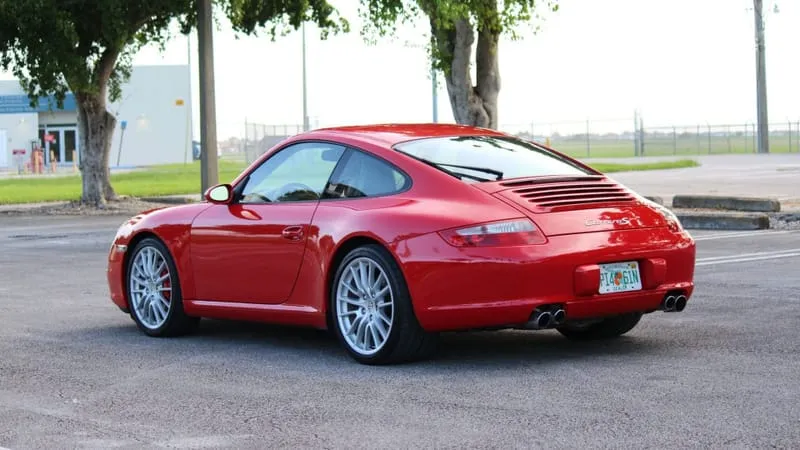 Porsche 911 Carrera S Theme Preview Image