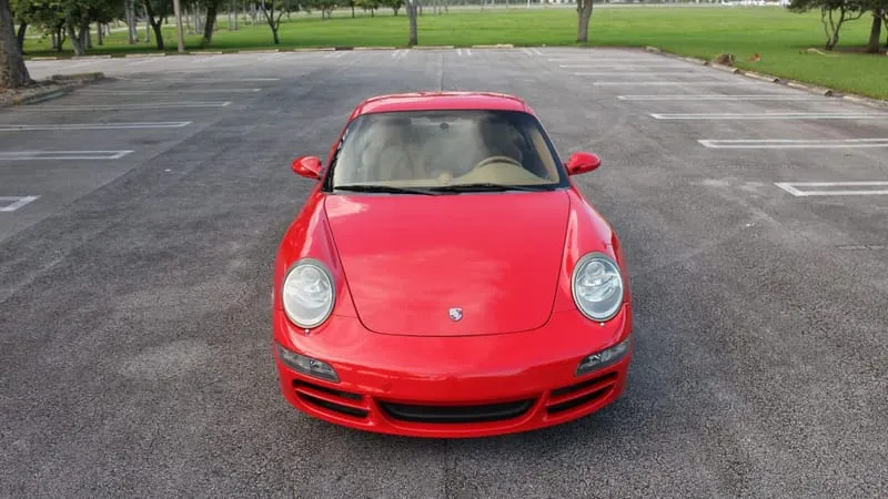 Porsche 911 Carrera S Theme Preview Image