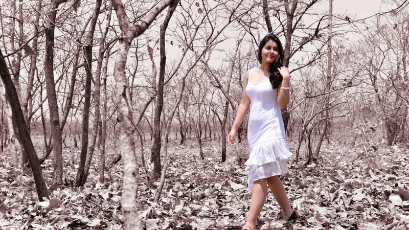 Rashi Khanna Theme Preview Image