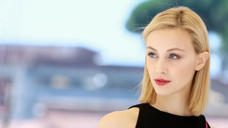 Sarah Gadon Theme Preview Image