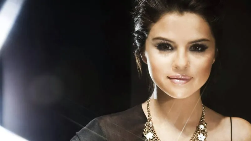 Selena Gomez Theme Preview Image