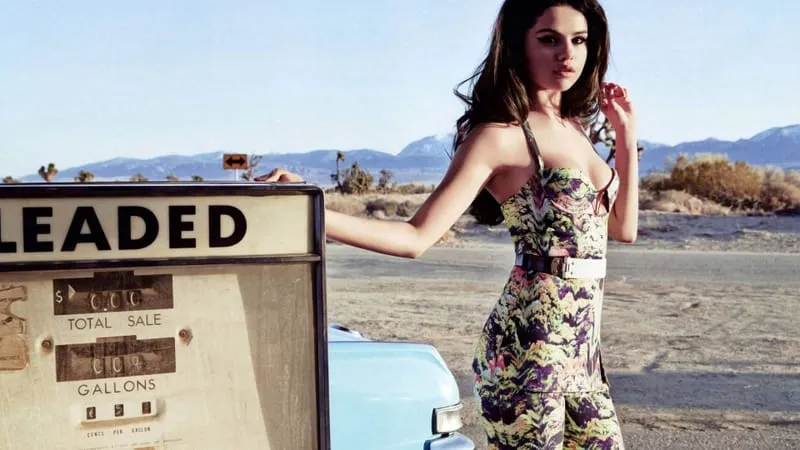 Selena Gomez Theme Preview Image