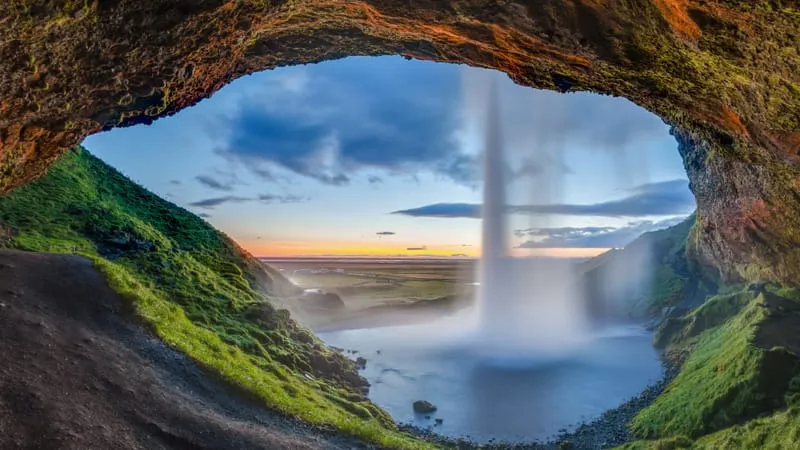 Seljalandsfoss Waterfall Theme Preview Image