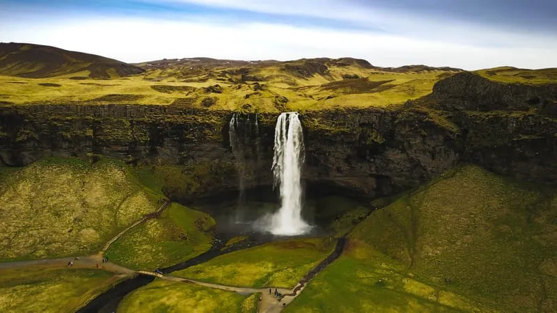 Seljalandsfoss Waterfall Theme Preview Image