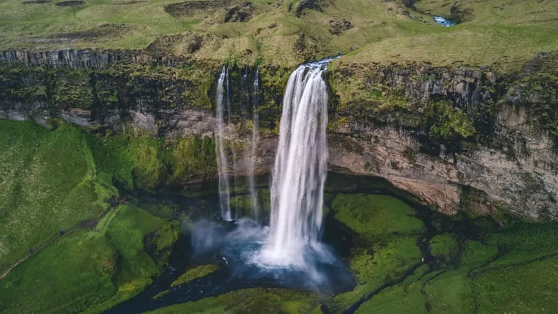 Seljalandsfoss Waterfall Theme Preview Image
