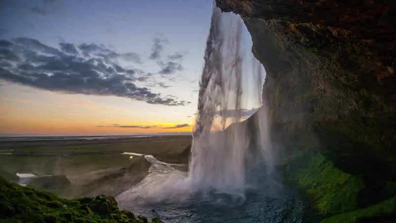 Seljalandsfoss Waterfall Theme Preview Image