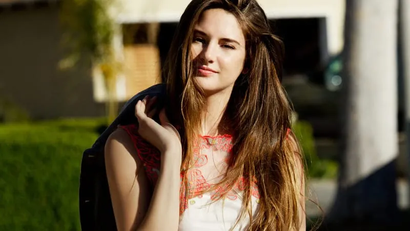 Shailene Woodley Theme Preview Image