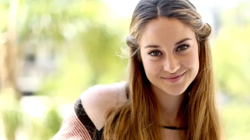 Shailene Woodley Theme Preview Image