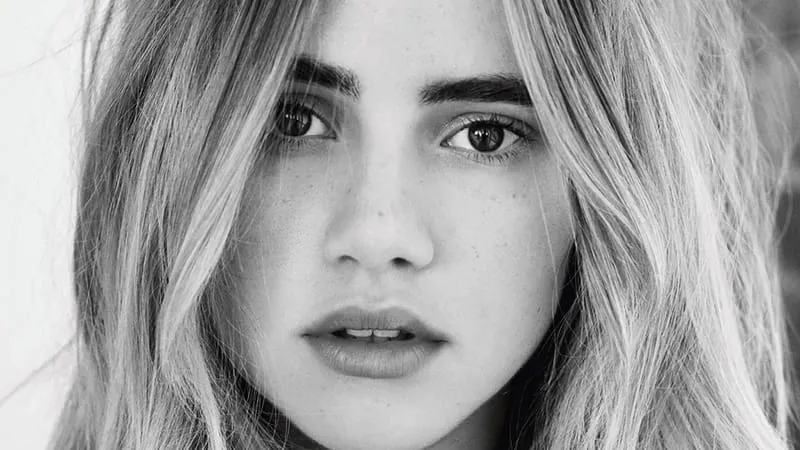 Suki Waterhouse Theme Preview Image