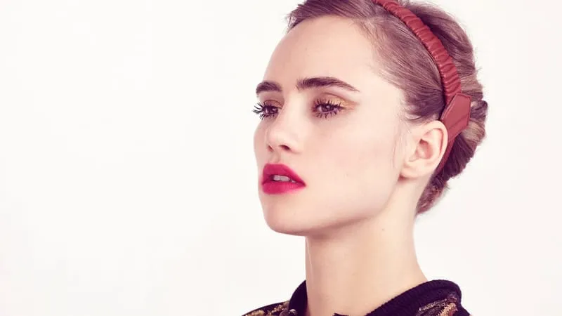 Suki Waterhouse Theme Preview Image