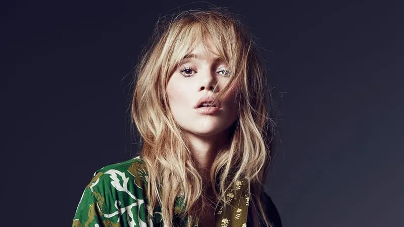 Suki Waterhouse Theme Preview Image