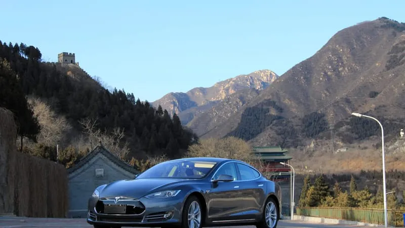 Tesla Model S Theme Preview Image