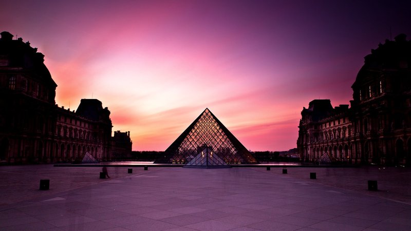 The Louvre Theme Preview Image