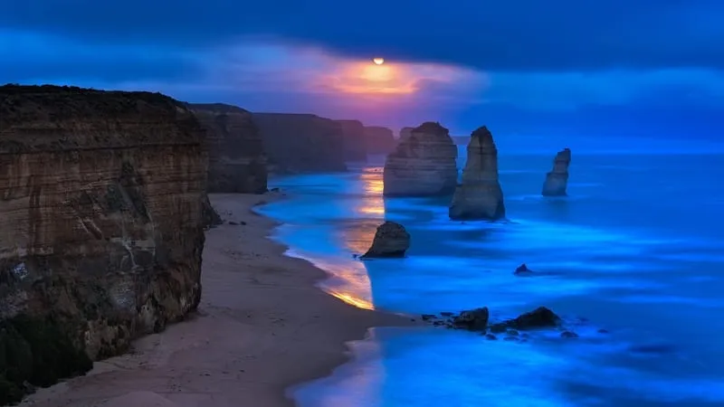 The Twelve Apostles Theme Preview Image