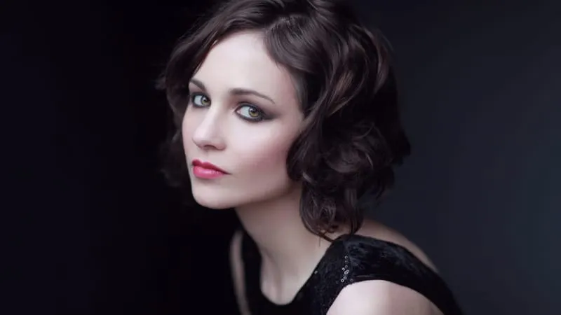 Tuppence Middleton Theme Preview Image