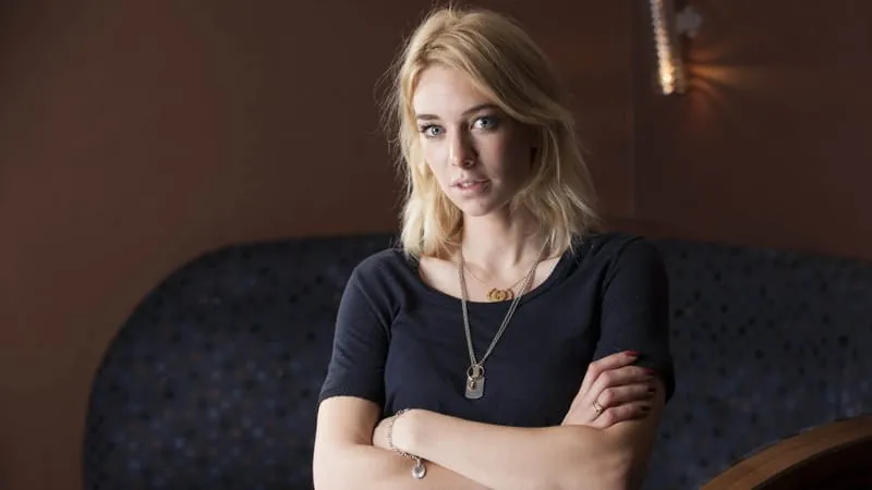 Vanessa Kirby Theme Preview Image