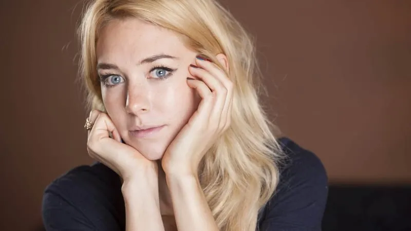 Vanessa Kirby Theme Preview Image