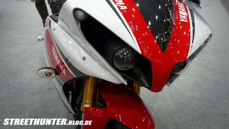 Yamaha R1 Theme Preview Image